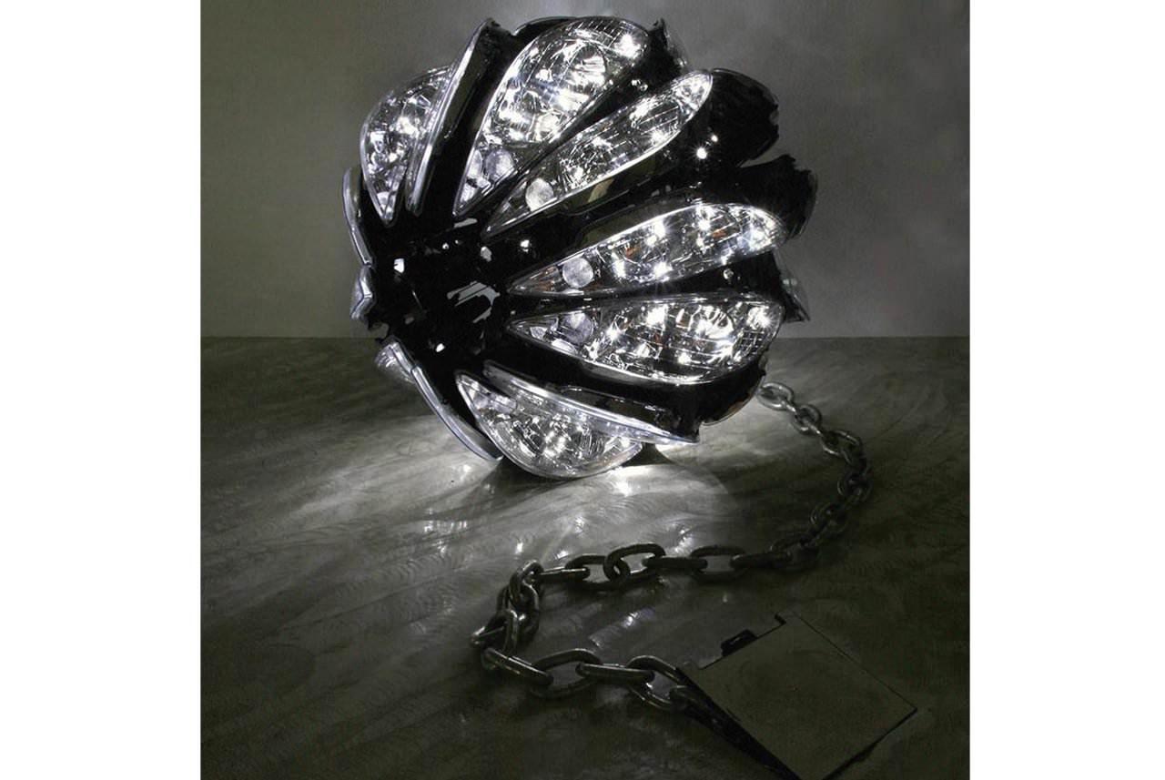 james-clar-ball-and-chain-2010-car-headlights-led-lights-polished-steel-chain-90-x-90-x-90-cm