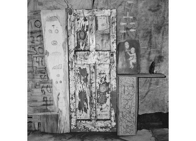 peeling-door-2007-silver-gelatin-print-50-x-50-cm