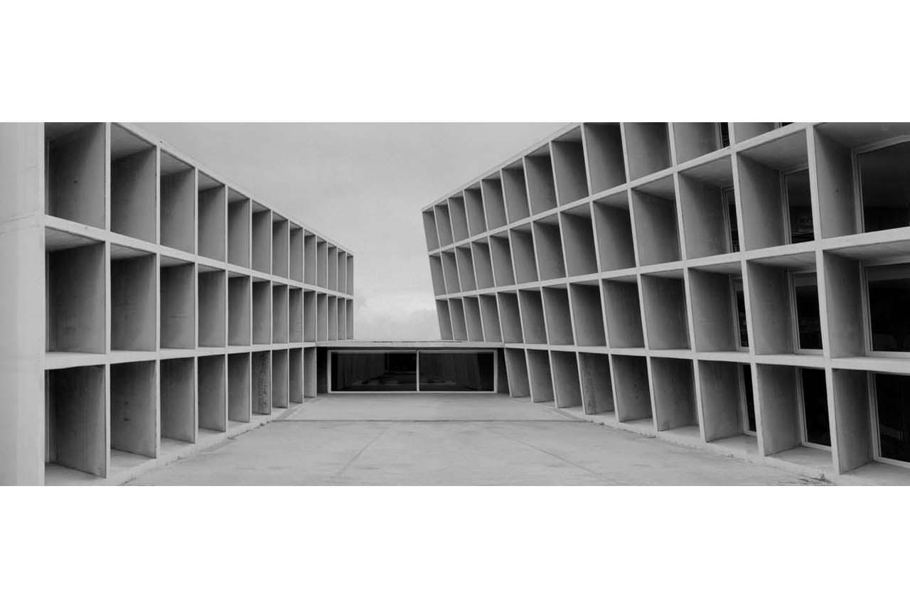 s-t-destructuras-serie-2002-digital-photography-aluminium-50-x-125-cm