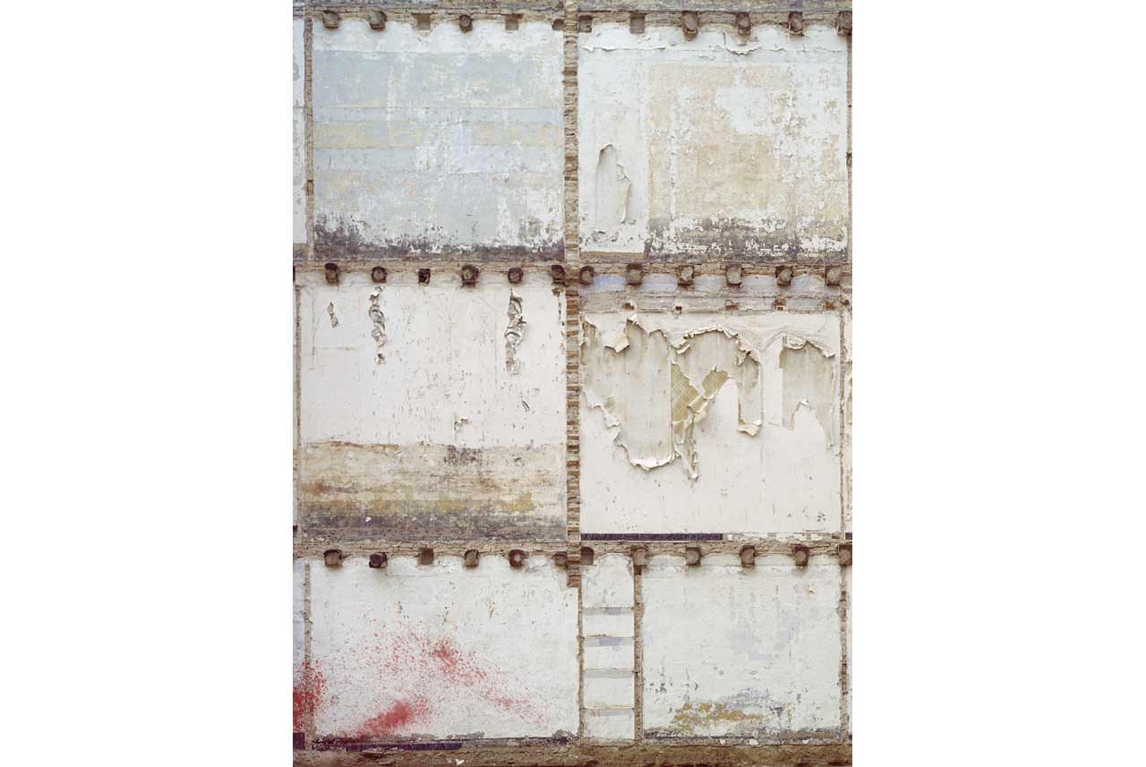 s-t-habitaciones-2003-c-print-100-x-80-cm-joint-project-with-mathieu-pernot