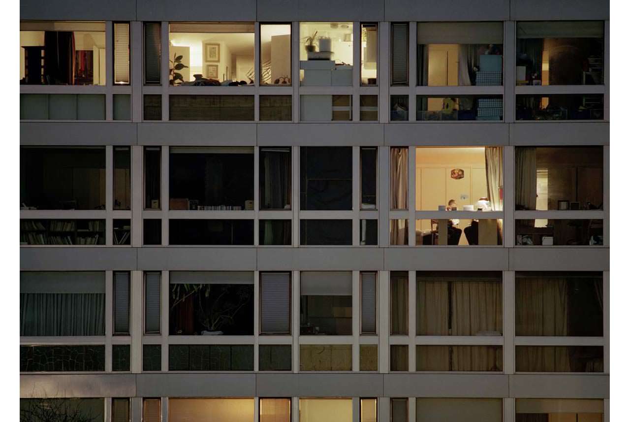 untitled-fachada-iii-2002-color-photographic-print-99-x-138cm